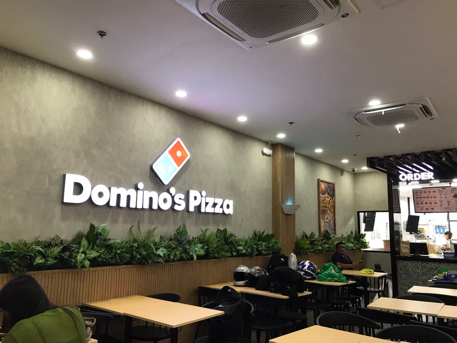 Dominos Pizza